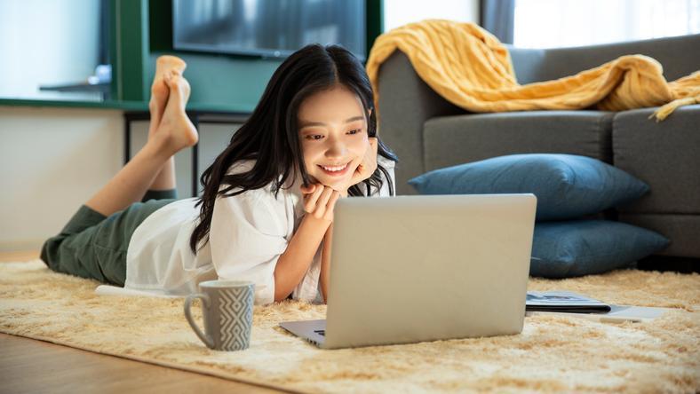 短国女频,困在精致里